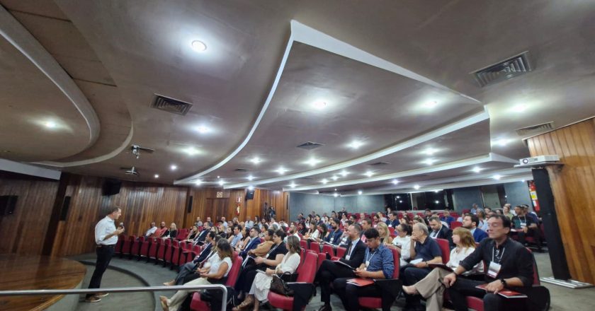 Encontro Técnico da AMIG reúne municípios mineradores para debater os impactos da Reforma Tributária na gestão municipal
