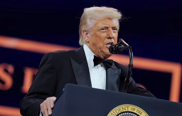 Pequim alerta para “Caixa de Pandora” enquanto Trump eleva tarifas a 125%