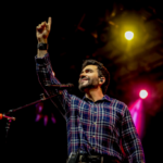 Show gratuito do Padre Fábio de Melo anima o Dia do Trabalhador em São Sebastião