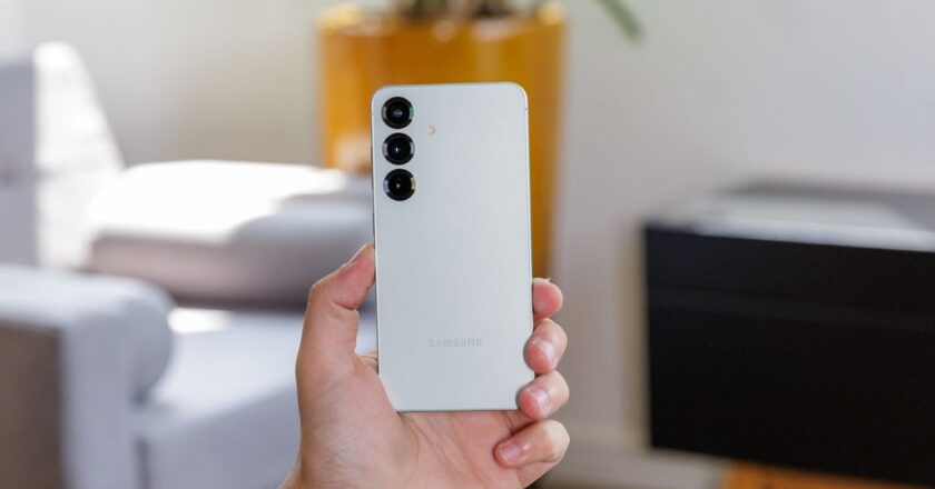 Qual é o preço justo para adquirir o Galaxy S25 em maio de 2026?