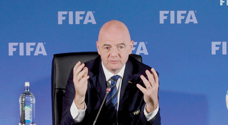 Uefa considera ação judicial contra Fifa em meio a crescente crise na organização
