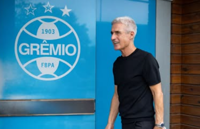 Após derrota para o Vasco, Grêmio demite o técnico Luís Castro; Felipão comanda time contra o Botafogo